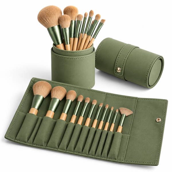 GUCCI 10-Piece Professional Makeup Brush Set with Travel Case | مجموعة فرش مكياج قوتشي الاحترافية 10 قطع مع حافظة سفر خضراء